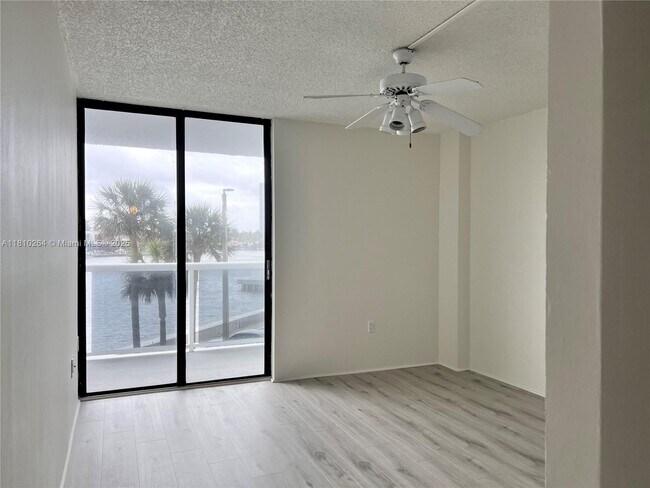 Building Photo - 20515 E Country Club Dr