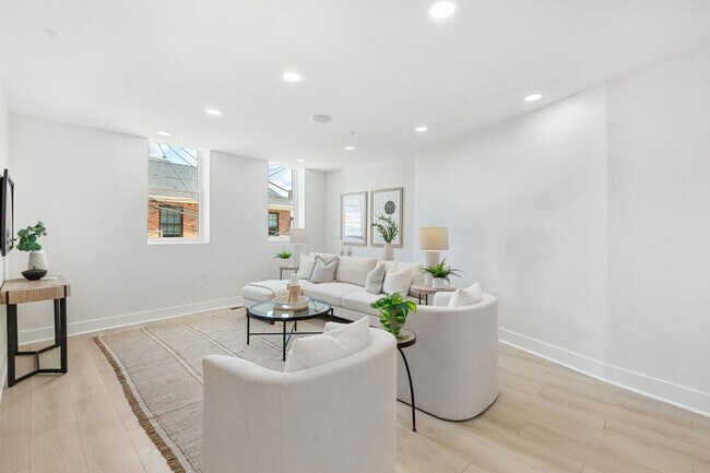 Building Photo - STUNNING 4 Level Fells Point Rowhome! WITH...