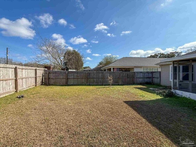 Building Photo - 8062 Heirloom Dr