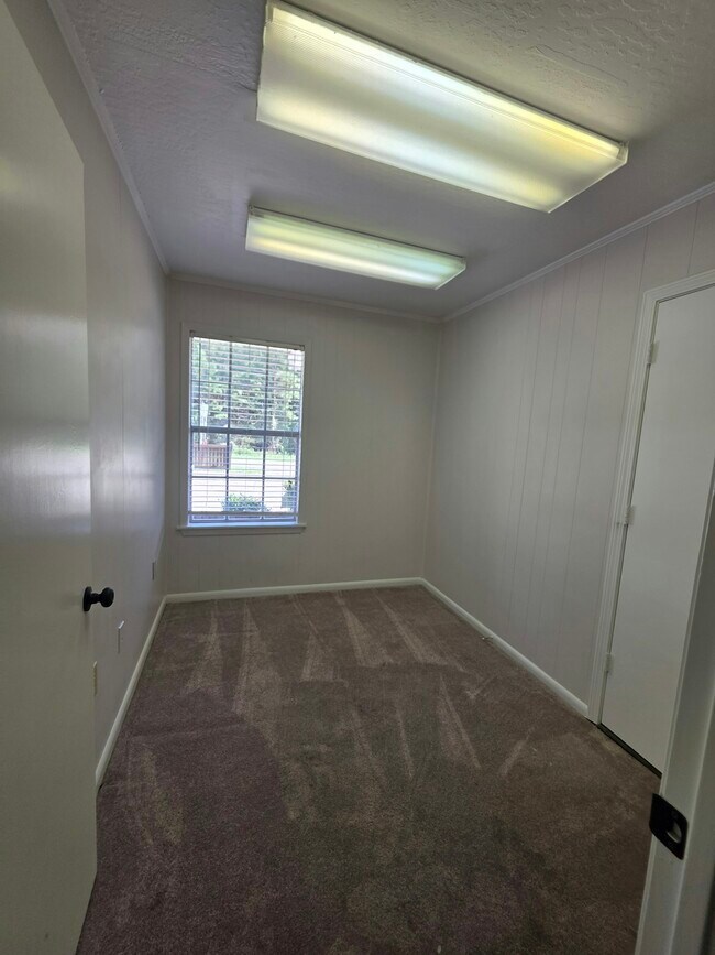 Building Photo - 403 Weathersby Rd