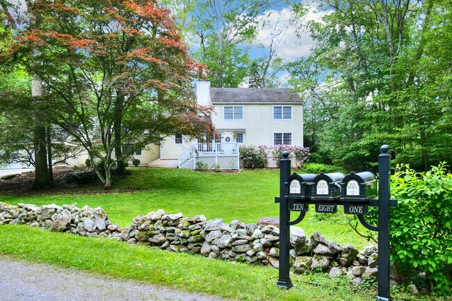 Building Photo - 1 Graystone Ln