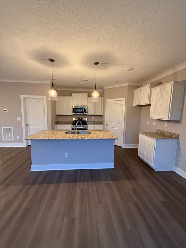 Building Photo - 2727 Farmhouse Dr