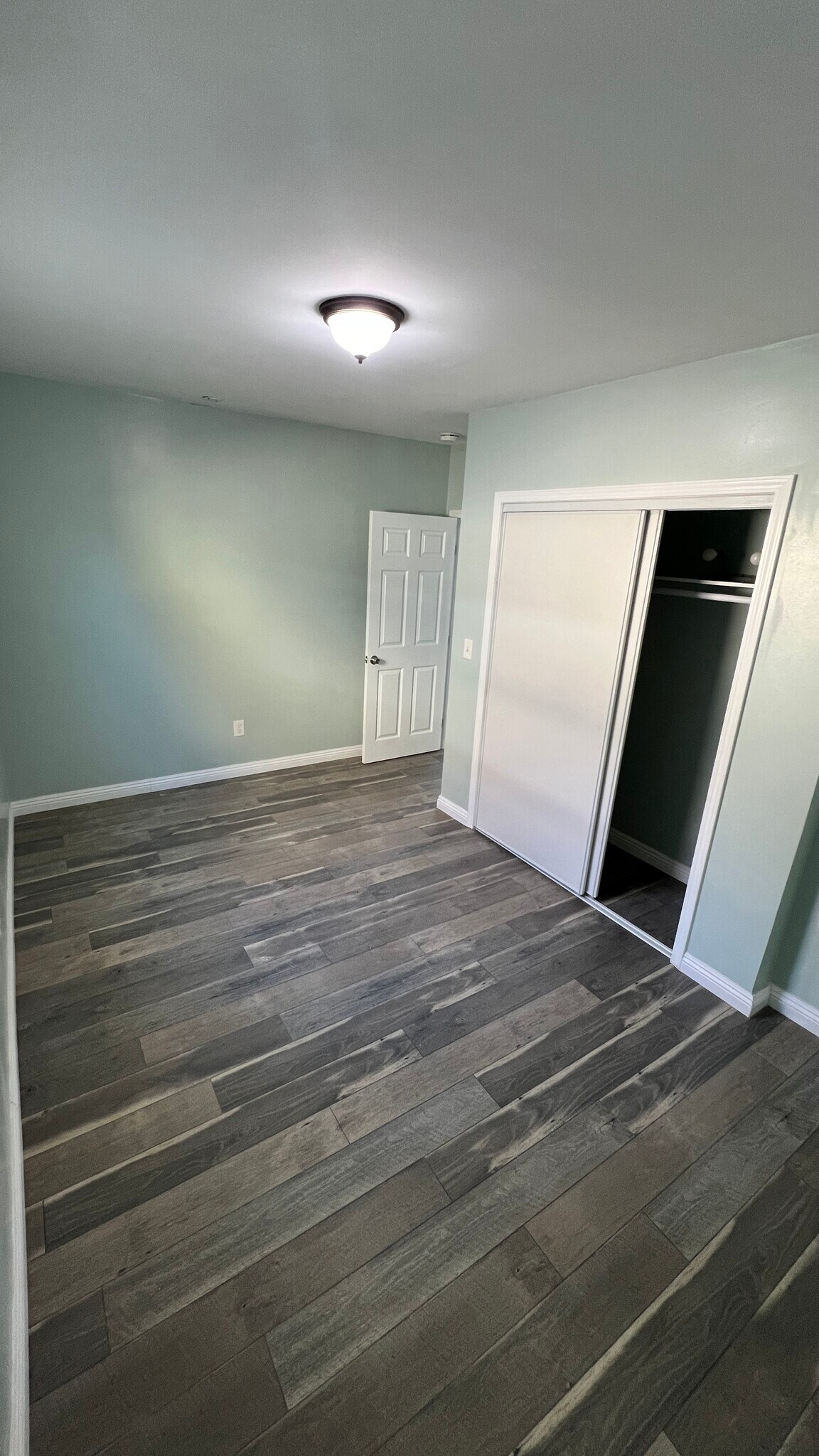 room-2 master bedroom - 2707 Fairmount St