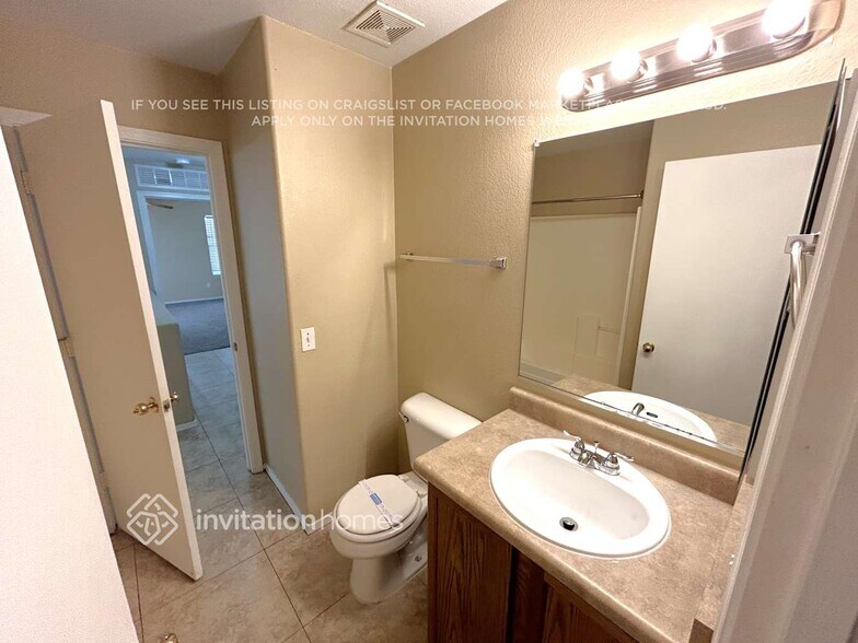 Building Photo - 5033 S 24th Ave