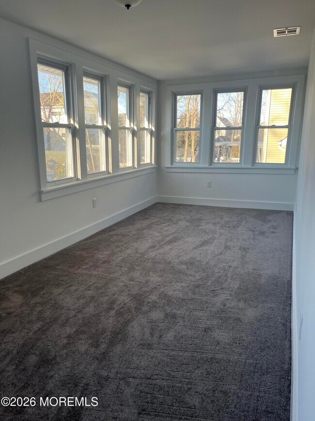 Building Photo - 17 Ward Ln