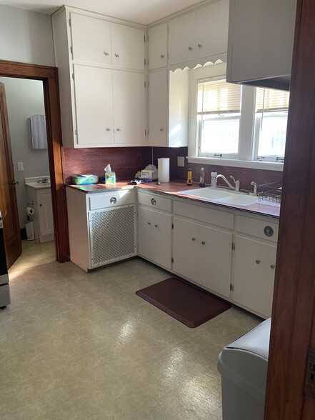 Building Photo - 5039 21st Ave