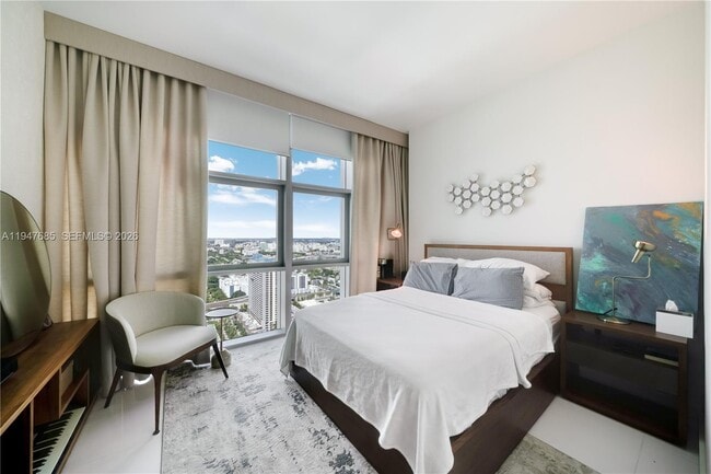 Building Photo - 851 NE 1st Ave