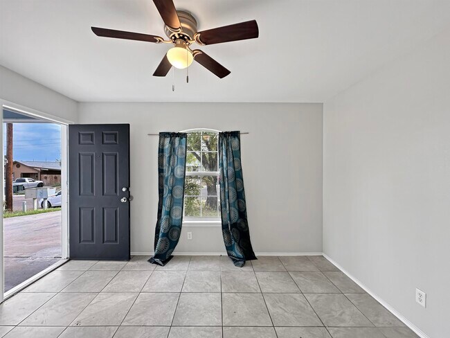 Building Photo - 2908 Green St