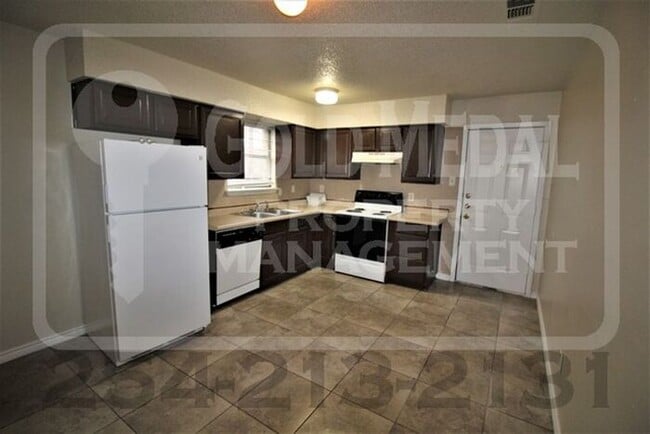 Building Photo - 4707 Westcliff Rd