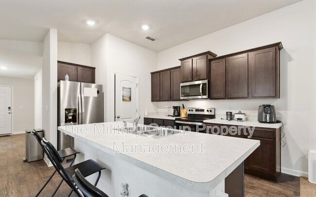 Building Photo - 15661 Strawberry Roan Ct