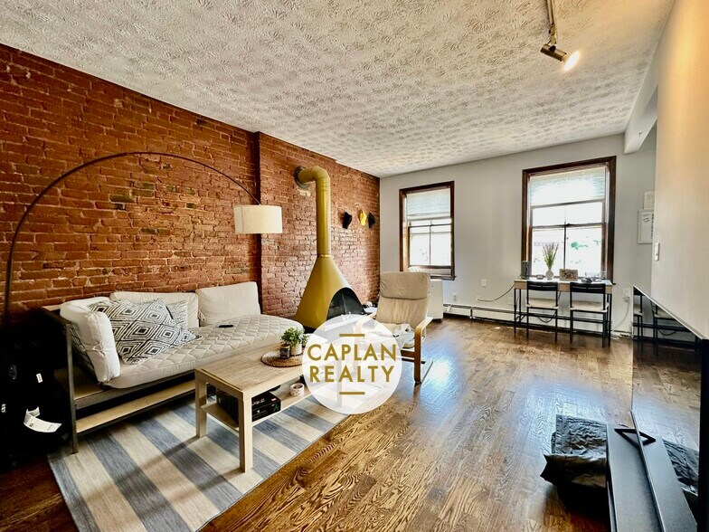 Primary Photo - 46 Warren St