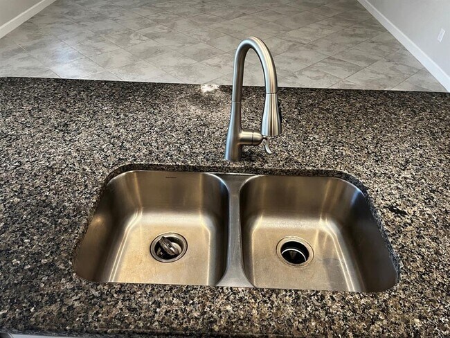 Building Photo - 25195 Lambrusco Loop