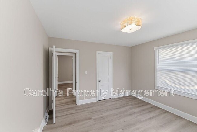 Building Photo - 2405 Greenland Ave