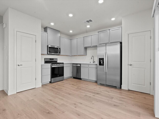 Building Photo - The Birch - - 3 Bedroom, 2.5 Bath single f...