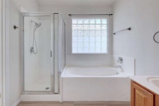 Building Photo - 16605 Fowler Mill Cove