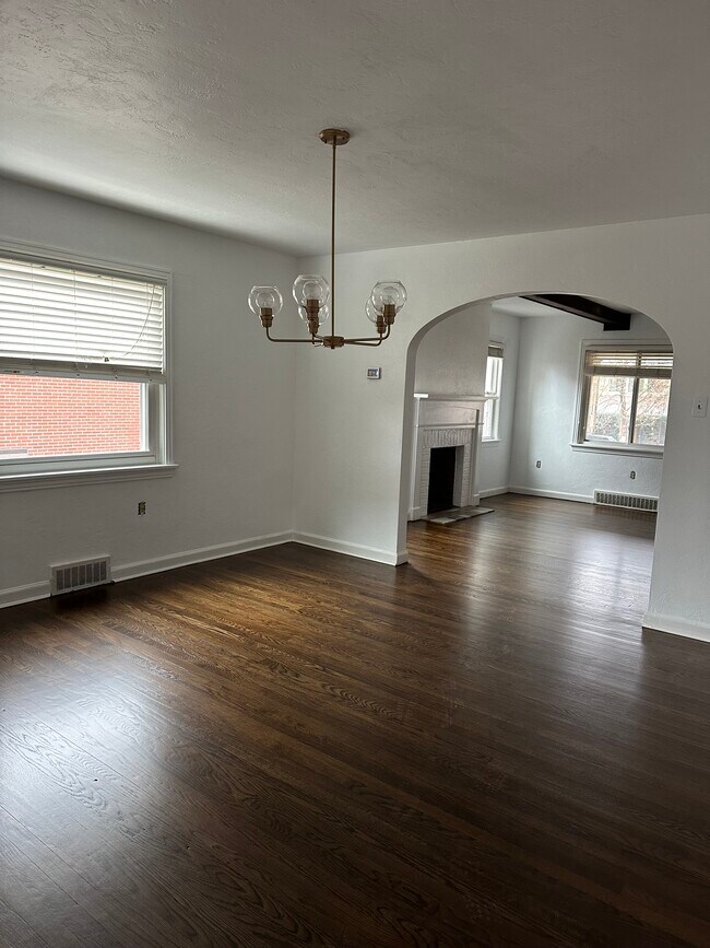 Dining room - 129 Academy Ave