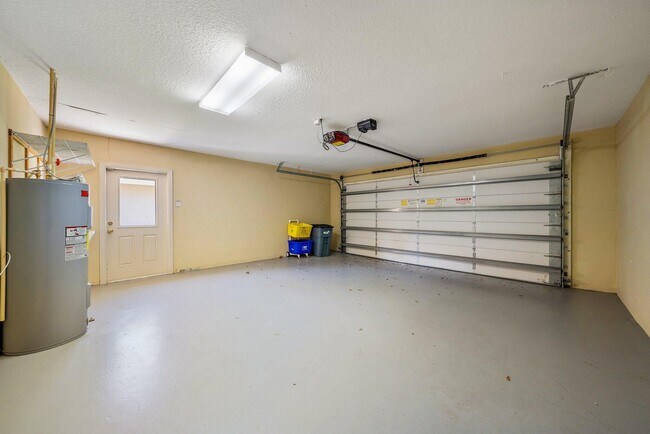 Building Photo - 118 Knoll Way
