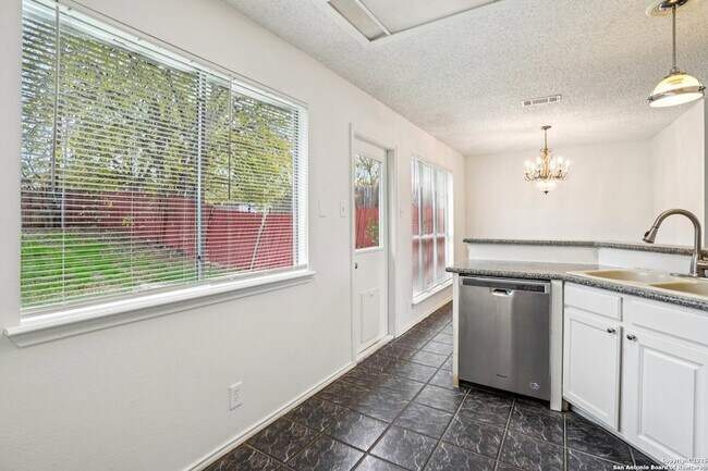 Building Photo - 6222 Candleview Ct