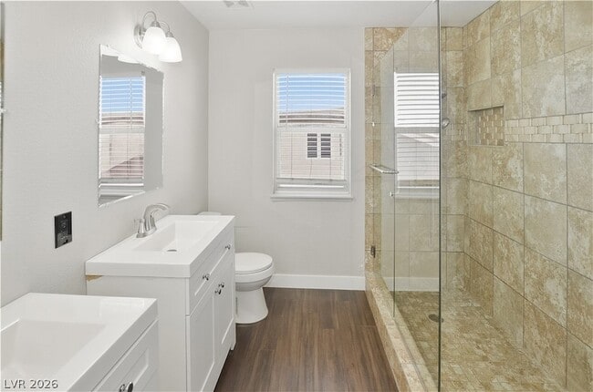 Building Photo - 747 Canyon Crest Dr