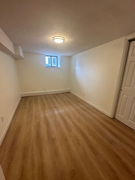 Building Photo - 32 Reedsdale St