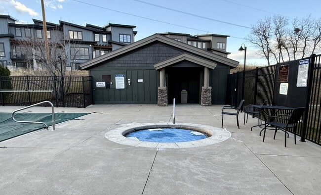 Building Photo - 1820 Fox Bay Dr