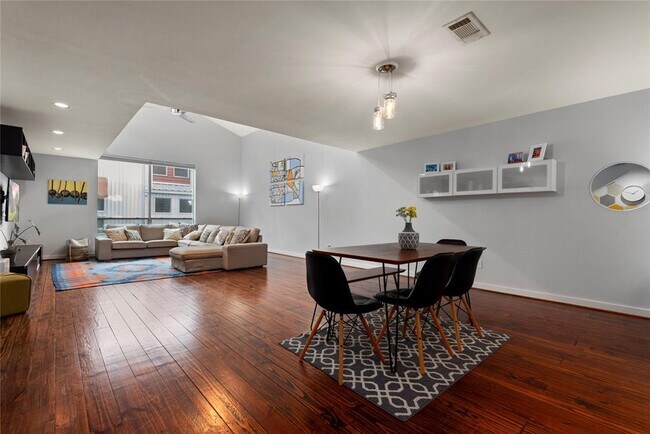 Building Photo - 3044 Commerce St