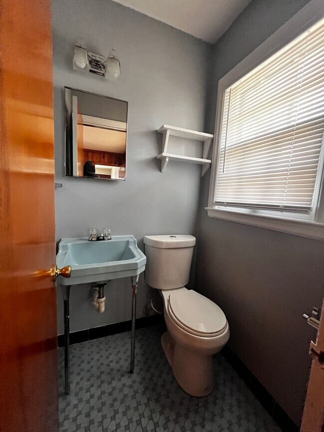Building Photo - Spacious 3 Bedroom With A Basement