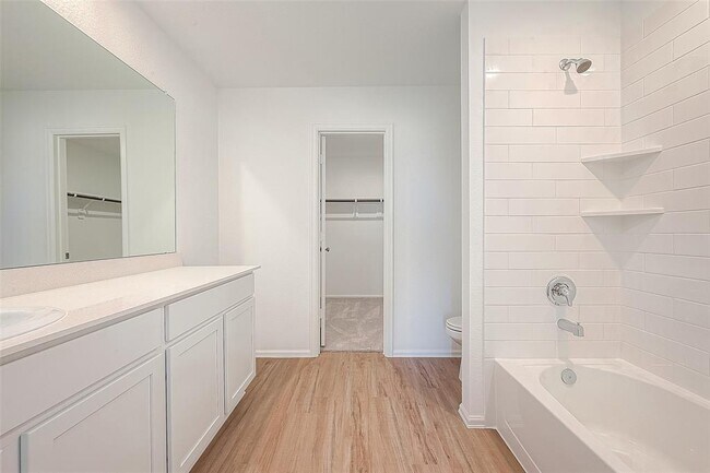 Building Photo - 5107 Sunvalley Bend Dr
