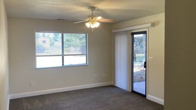 Building Photo - 4850 Amanda Dr