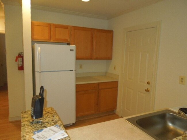 Building Photo - 107 Royal St SW