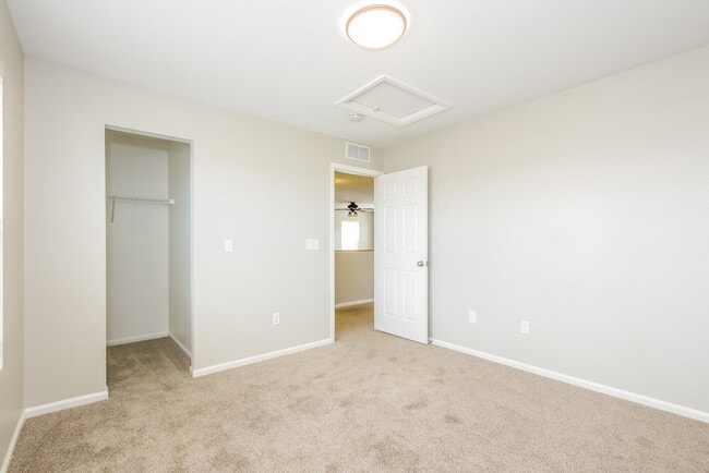 Building Photo - 1832 Morningview Ln