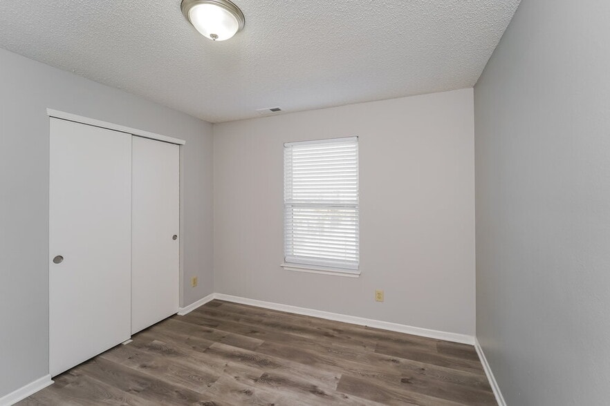 Building Photo - 150 Declaration Dr