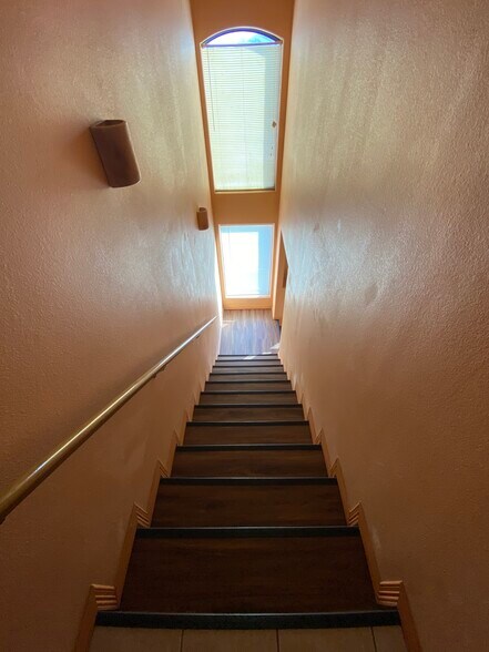 Building Photo - 1306 W Fig Ave