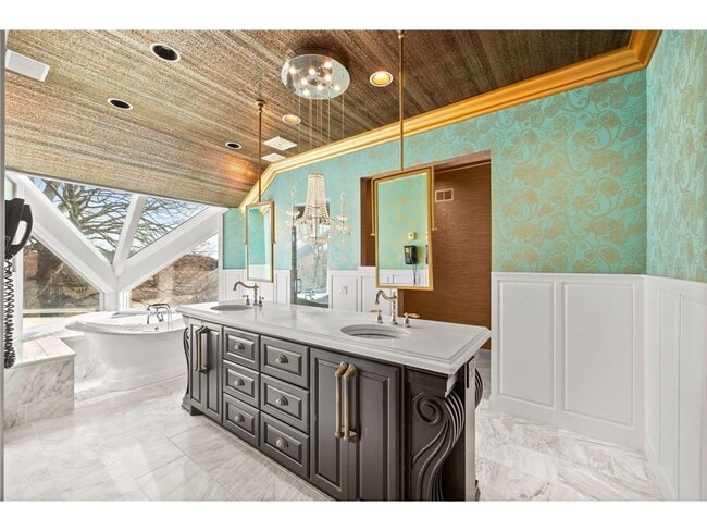 Building Photo - 1560 Bluff Creek Dr