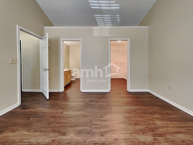 Building Photo - 6443 Lantern Way