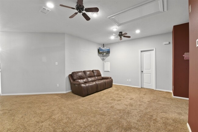 Building Photo - 21131 Beech Landing Ln