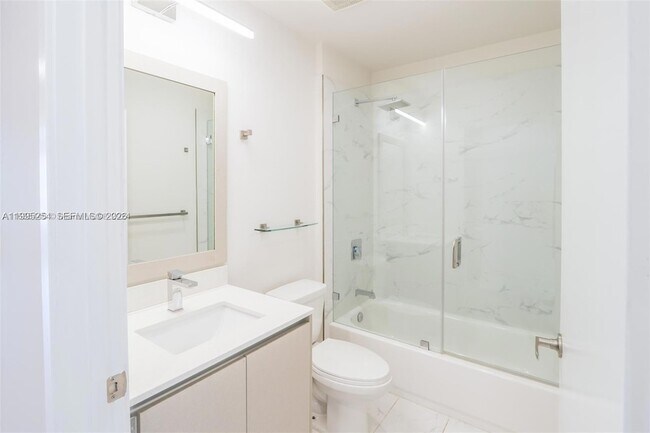 Building Photo - 2555 NE 193rd St