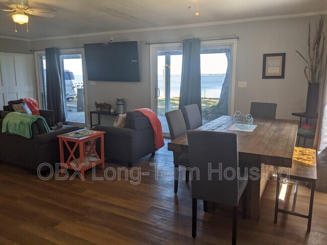 Building Photo - 181 Pine Grove Ln