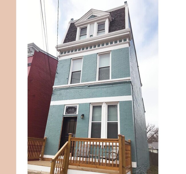 Building Photo - 3225 Bishop St