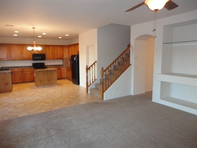 Building Photo - 782 E Christopher St