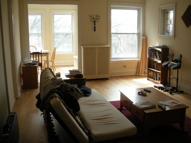 Living room & Sunporch - 1218 W Columbia Ave