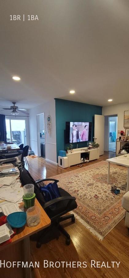 Building Photo - 1217 S Sherbourne Dr