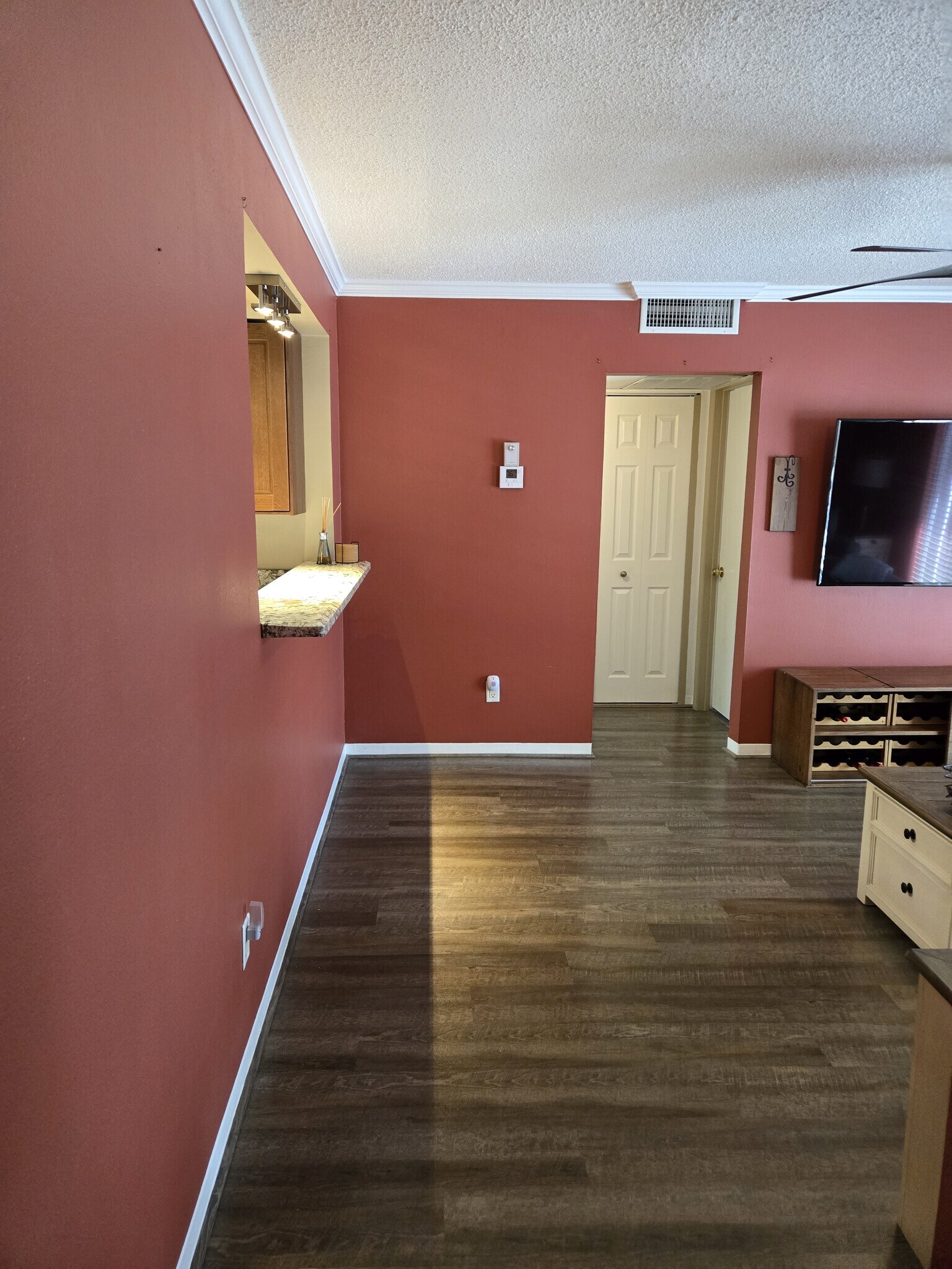 Building Photo - 5242 NE 6th Ave