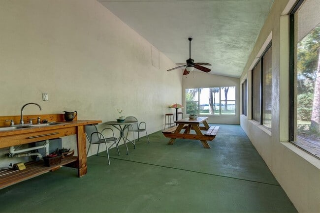 Building Photo - 5616 Trimble Park Rd