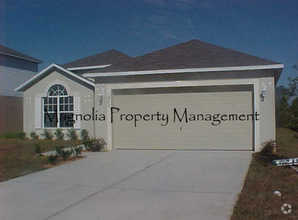 Building Photo - Groveland/Clermont Area 3 Bedroom 2 Bathro...