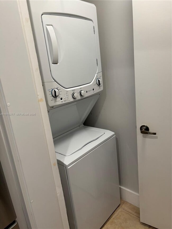 Building Photo - 6700 NW 114th Ave