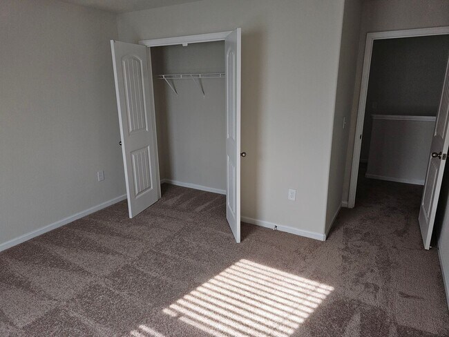 Building Photo - Brand New 3BR Home Minutes from the Airport