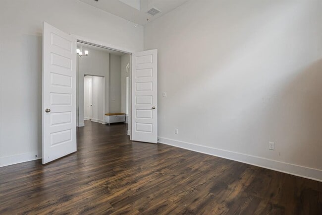 Building Photo - 6721 Empresa Dr