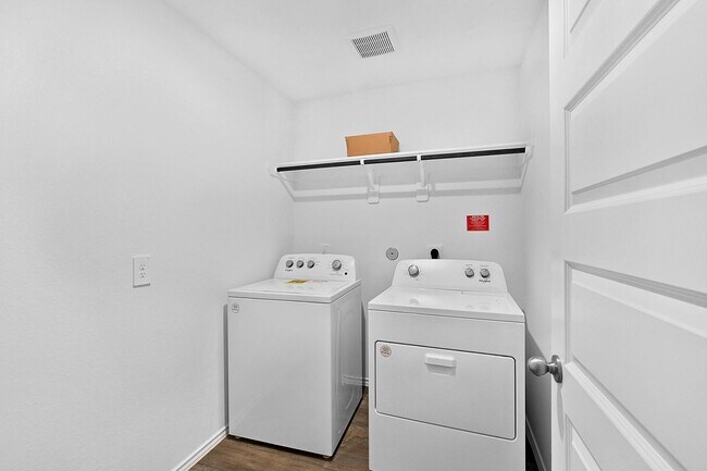 Building Photo - 4219 Bedwyn Bay Dr