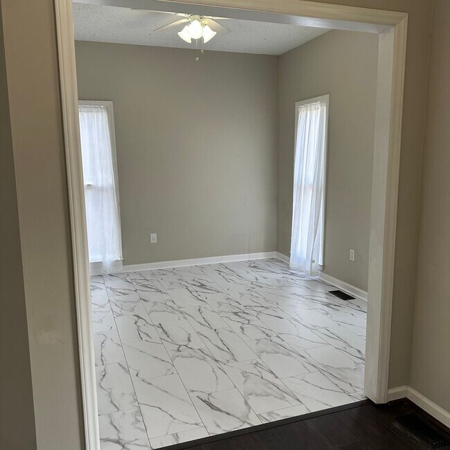 Building Photo - Charming 4BR House in Clayton